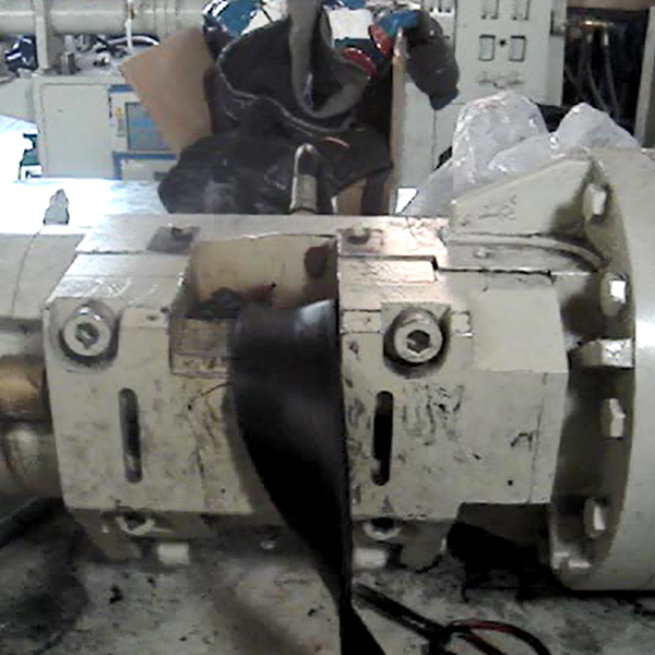 橡膠擠出機(jī)生產(chǎn)視頻