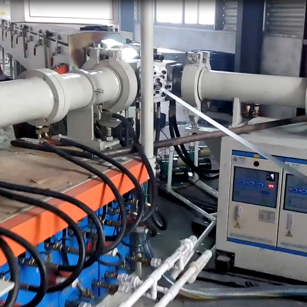 三復(fù)合橡膠擠出生產(chǎn)線視頻